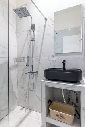 Double Room | Bathroom