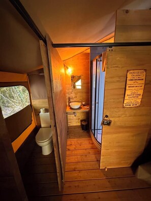 Comfort Bungalow, Garden View | Bathroom