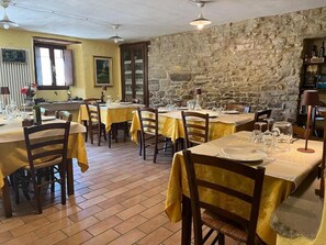 Free daily continental breakfast - Locanda di Federico (Casteldelci)