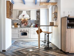 Oven, dishwasher