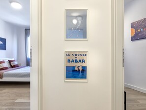 2 makuuhuonetta, vauvan matkasänky