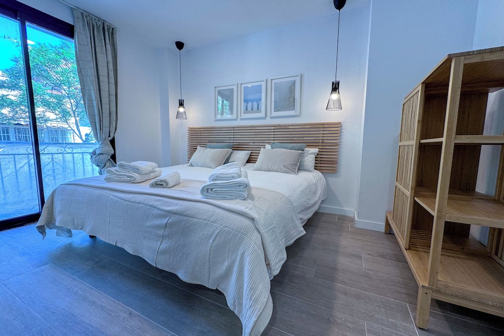 ZUR Boutique Hostel