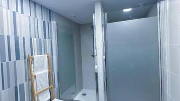 Chambre Double Confort | Salle de bain
