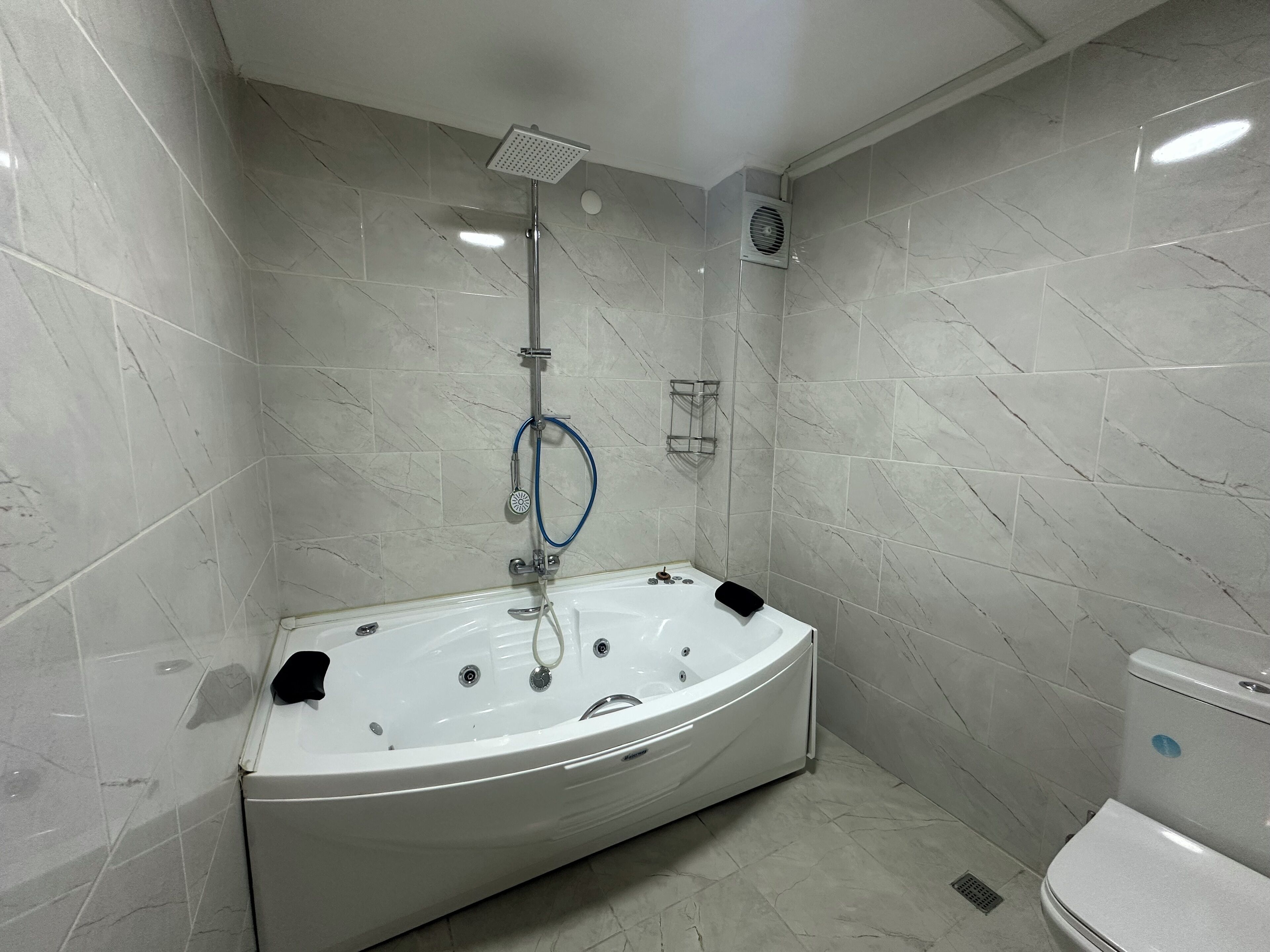 Studio Suite | Bathroom