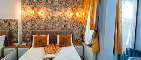 1 bedroom, premium bedding, minibar, desk