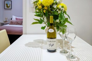 1 bedroom, iron/ironing board, free WiFi, bed sheets - Cosy 1 bedroom Riverside Flat Steps from London Eye (Greater London)