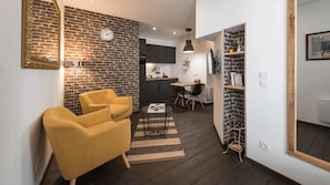 Appartement Standard, vue ville | Coin séjour