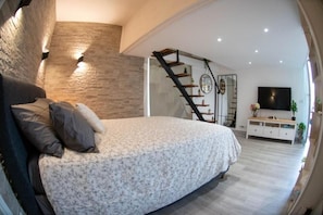 1 habitación, tabla de planchar con plancha, wifi y ropa de cama 