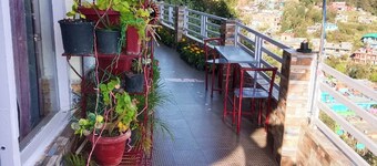 Hotel Himalaya Darshan Berinag