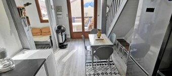 Apartment 80m from the beach.