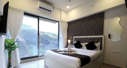 Silicon Suite 3 BHK Luxury Stay In Powai