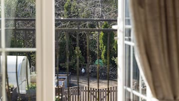 Comfort Double Room, 1 Bedroom, Balcony, Garden View (Aspen) | Blackout drapes, iron/ironing board, free WiFi