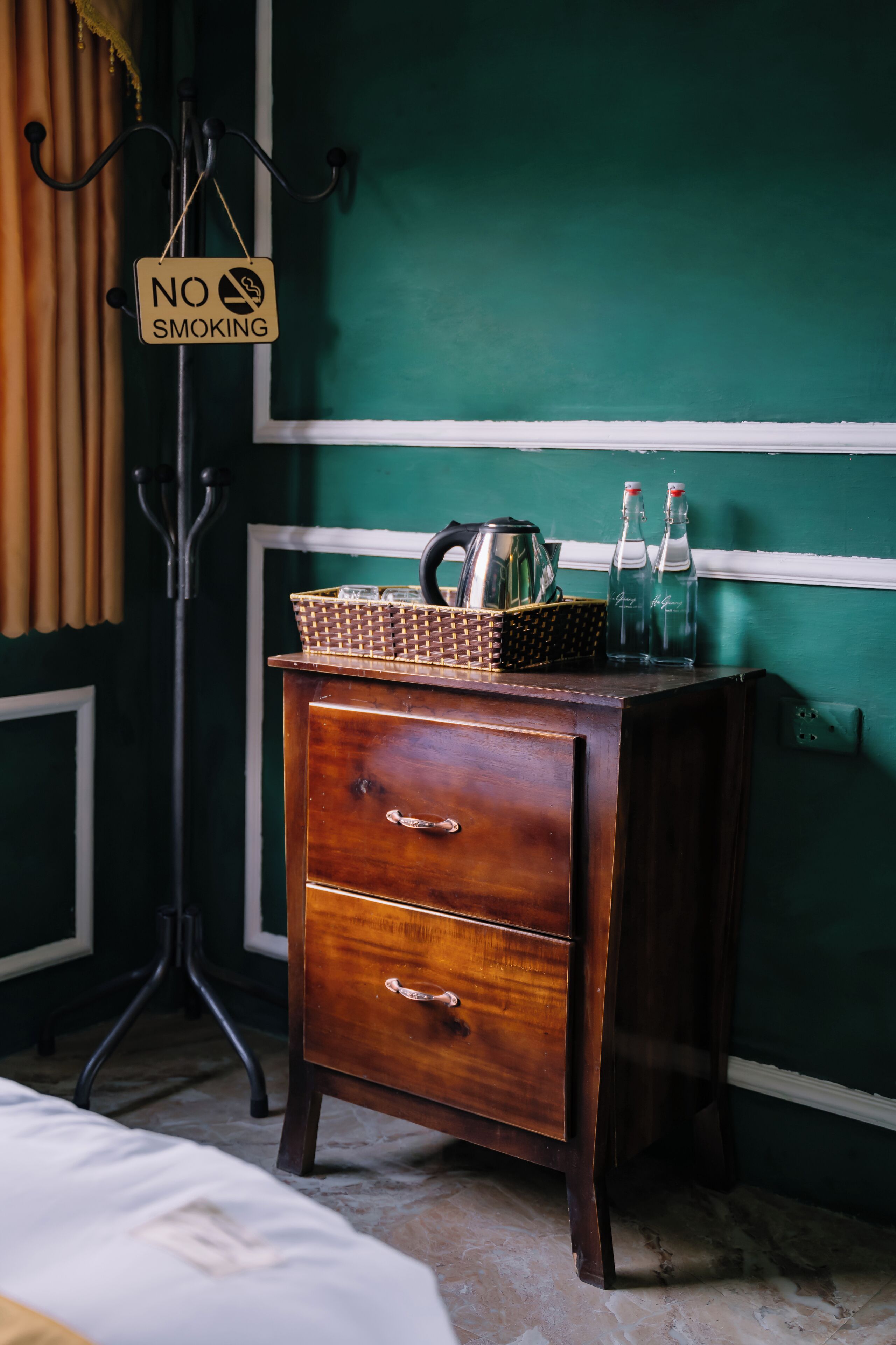 Basic-Doppelzimmer, Blick auf den Innenhof | Wohnbereich