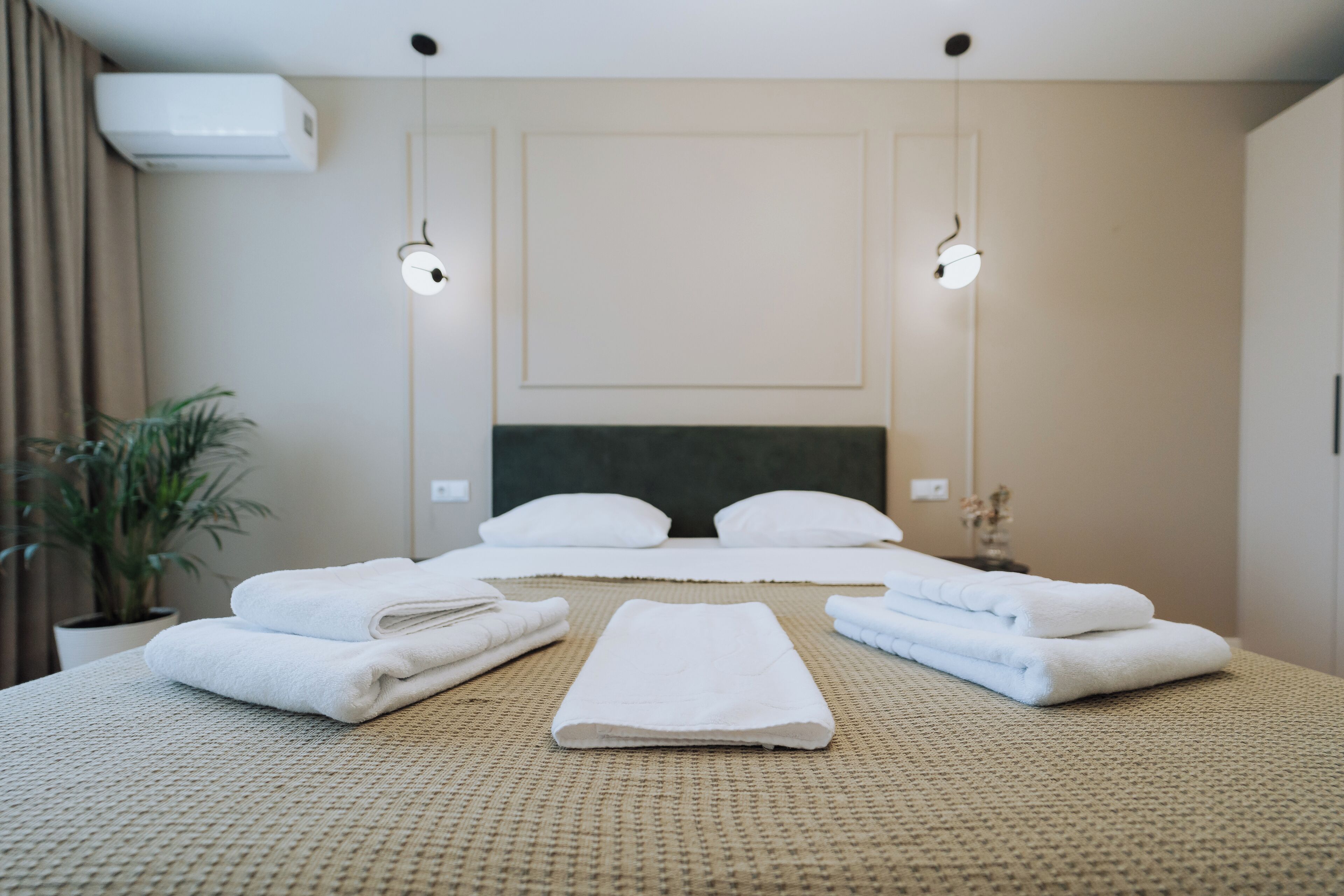 2 bedrooms, iron/ironing board, travel crib, free WiFi