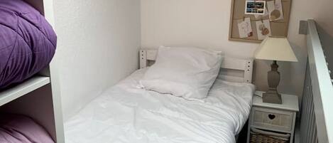 Iron/ironing board, WiFi