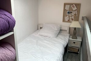 1 bedroom, iron/ironing board, WiFi