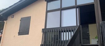 Apartment in lakefront residence