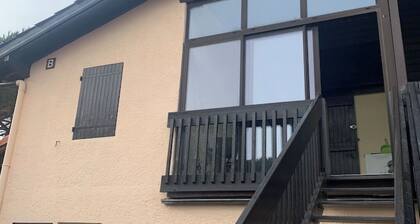 Apartment in lakefront residence