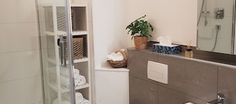 New vacation apartment in a top location - close to the lake and quiet