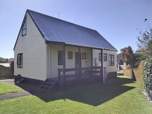 Exterior - Relaxing 3BR Home in Whangamata Near Trails & Town (Whangamata)