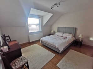 5 bedrooms, iron/ironing board, travel crib, free WiFi