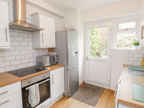 Keittoastiat/astiat/ruokailuvälineet