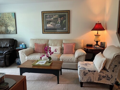 Cozy 3BR Family Stay Near Hershey & Harrisburg • Sleeps 1-5 • Free Parking