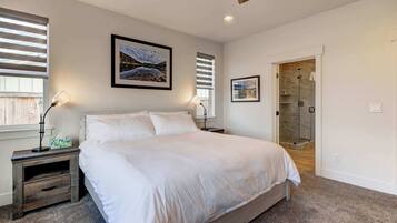 3 slaapkamers, een bureau, een strijkplank/strijkijzer, wifi