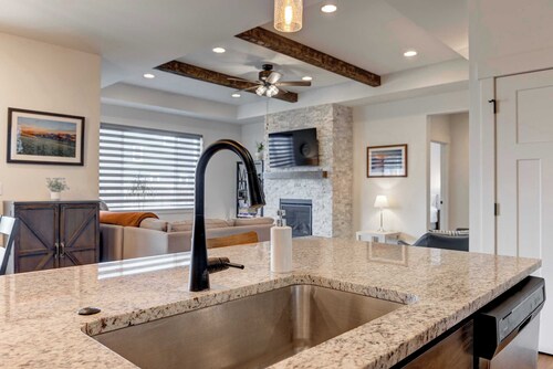 Spacious Belgrade vacation home near BZN Airport