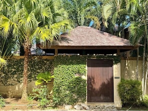 Fachada de la propiedad