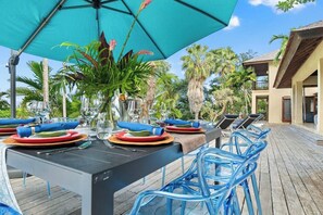 Outdoor dining - Rose Hall (Montego Bay)