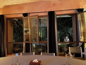 تناول الطعام