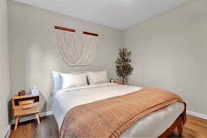 3 bedrooms, WiFi, bed sheets