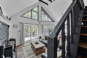 Unclassified image, 4 of 37, button