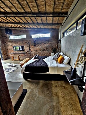 3 chambres, fer et planche à repasser, Wi-Fi, draps fournis