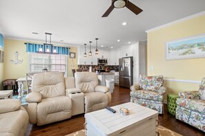 Smart TV - 3BR Raised Beach House at Portobello in Murrells Inlet (Murrells Inlet)