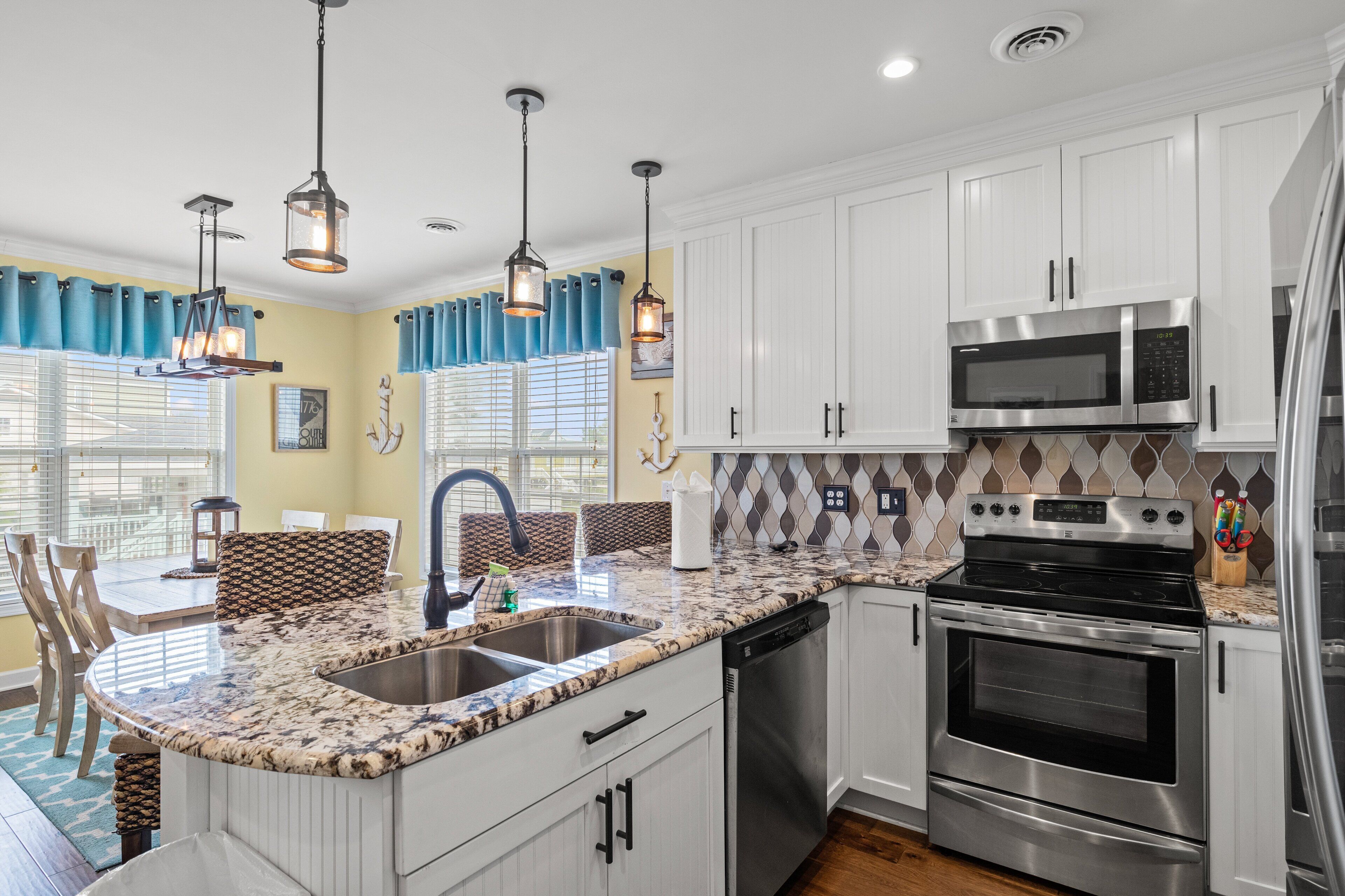 冰箱、微波炉、烤箱、炉灶