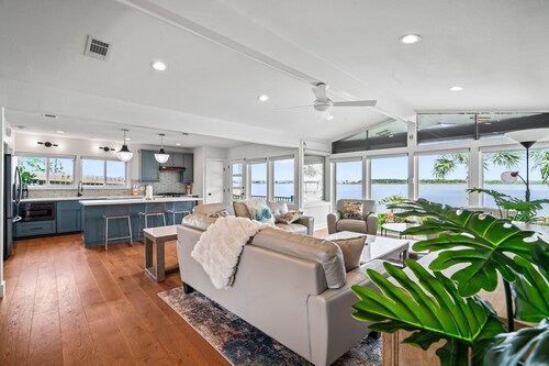 Relax in Style – 5BR Home w/ Pool, Hot Tub & Stunning Harbor Views