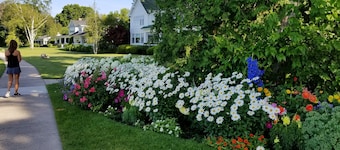 Delightful 11-bedroom cottage on the water in Harbor Springs....