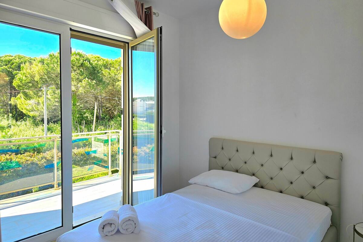 2 habitaciones, tabla de planchar con plancha y wifi gratis
