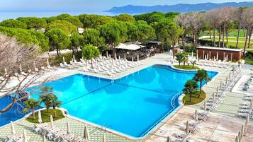Family Penthouse, Multiple Bedrooms, 2 Bathrooms (Serenity Penthouse) | Pool | Seasonal outdoor pool