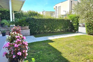 ファミリー ヴィラ 3 ベッドルーム 2 バスルーム (Modern Villas in Perla Resort 221) | 施設の敷地