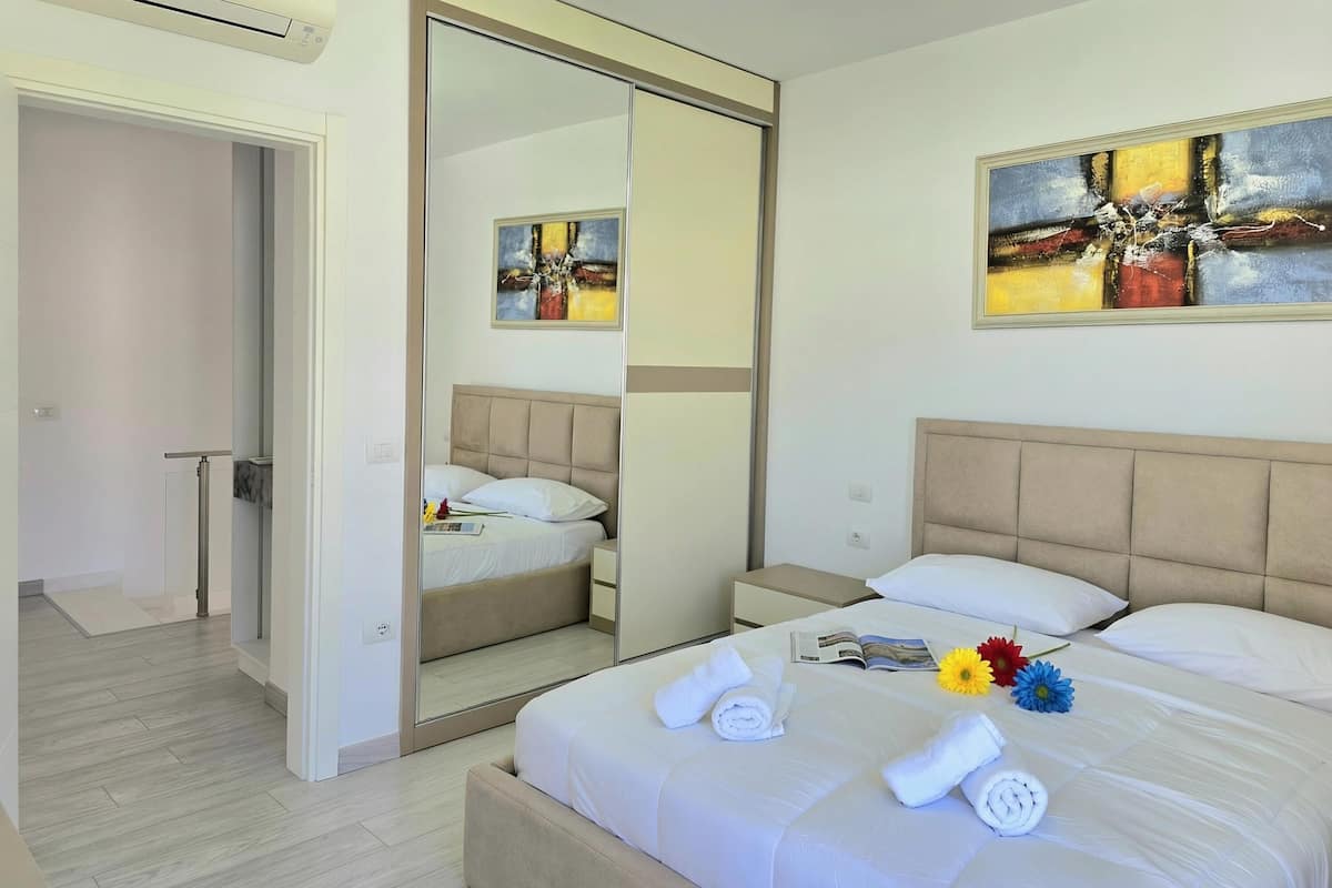 Family Villa, 3 Bedrooms, 2 Bathrooms (Modern Villa At Perla Resort 161)