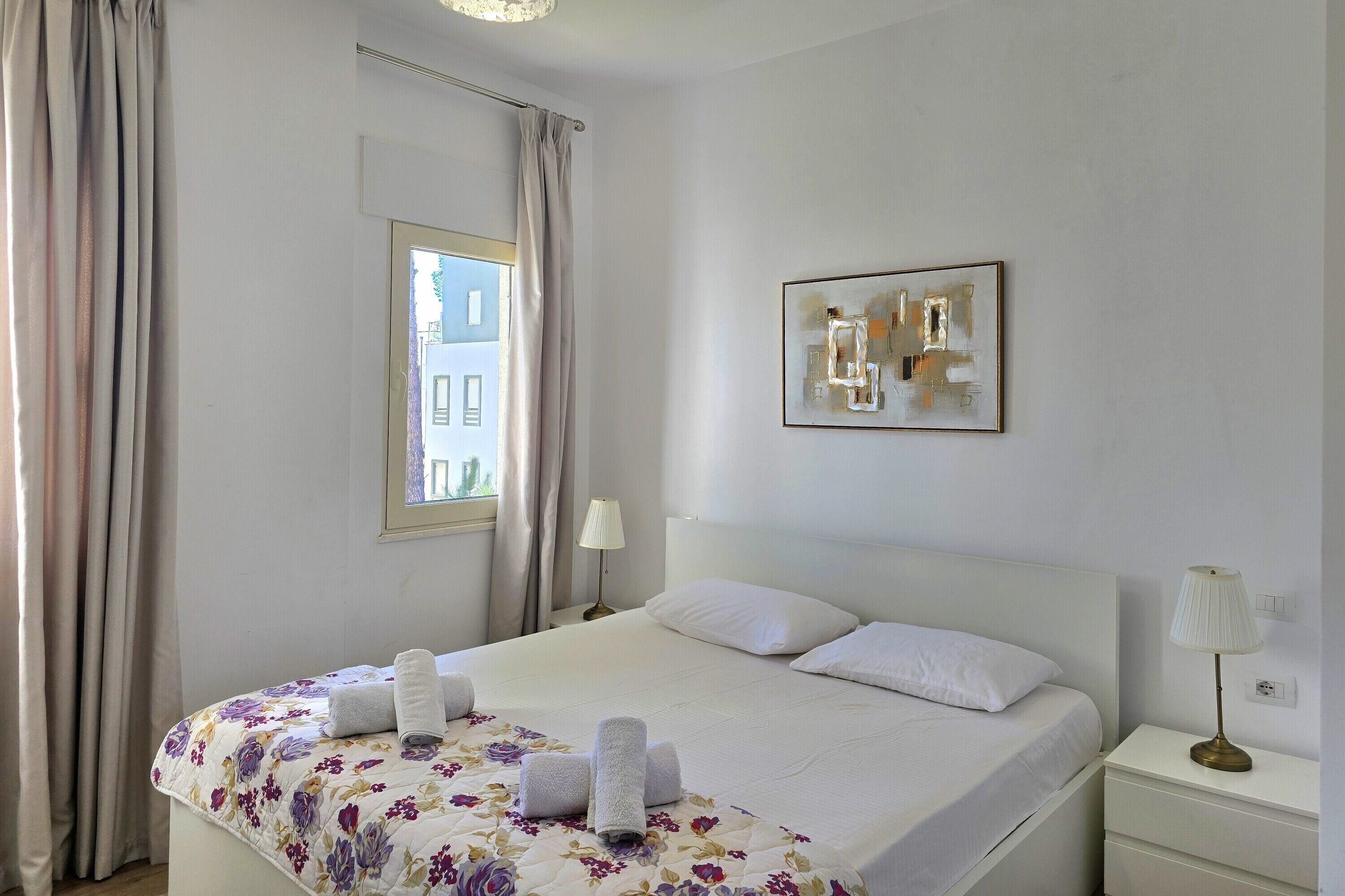 Family Apartment, Multiple Bedrooms, 2 Bathrooms (Perla Holiday Homes 146)