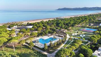 Seasonal outdoor pool