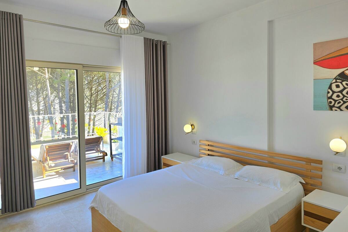 2 bedrooms, iron/ironing board, free WiFi, bed sheets