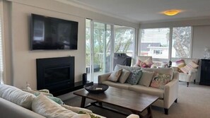 Smart TV, fireplace, offices