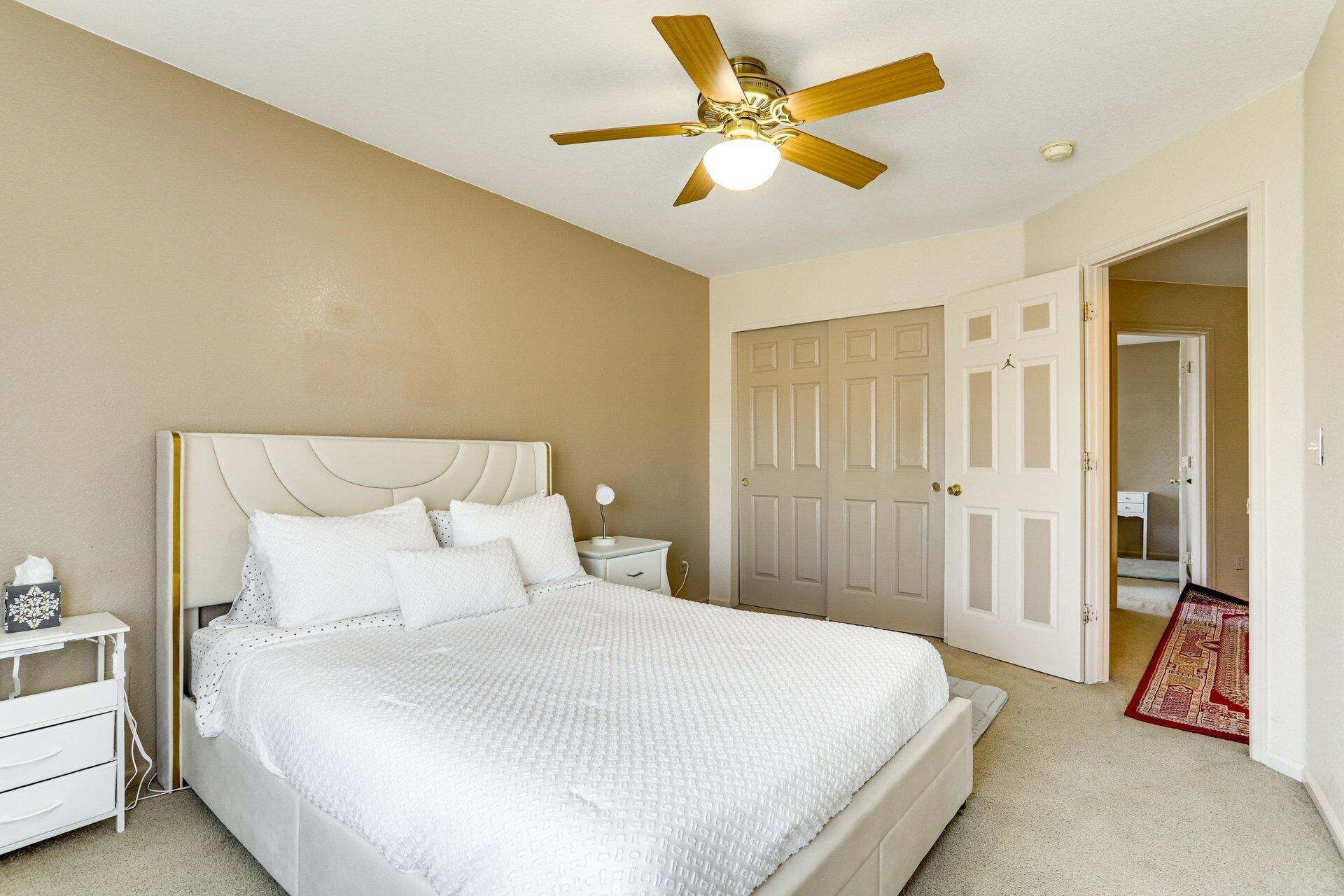 6 bedrooms, in-room safe, iron/ironing board, free WiFi
