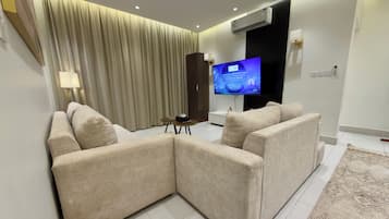 Luxury Apartment, 1 Bedroom, Kitchen | Living area