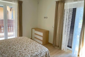 2 habitaciones, tabla de planchar con plancha y wifi gratis 